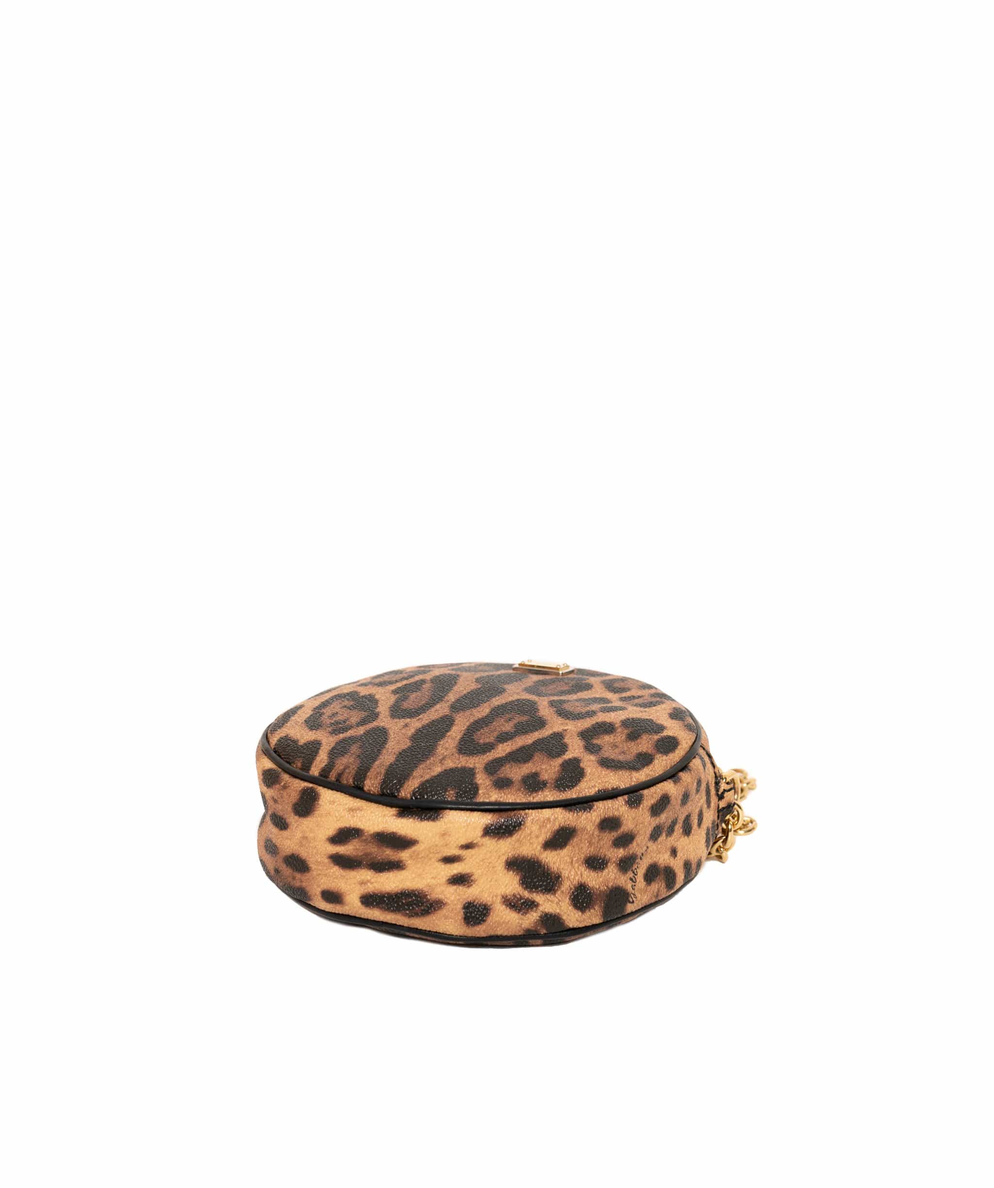 Dolce & Gabbana Dolce & Gabbana Leopard Print Round Cross body bag - AWL1221