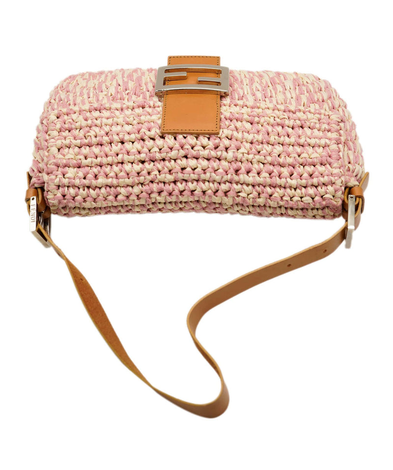 Fendi knit outlet baguette