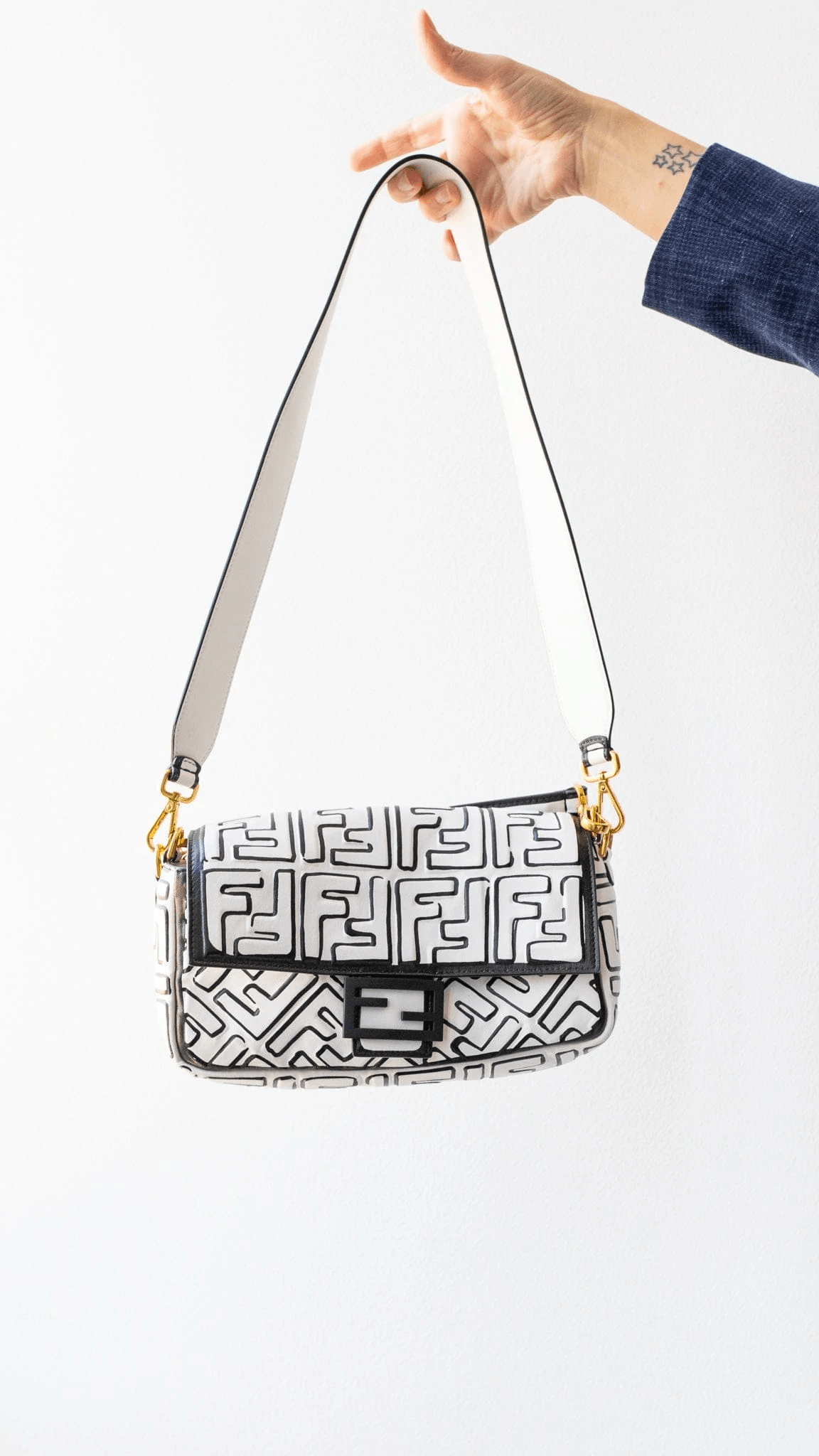 Fendi white and black bag hotsell