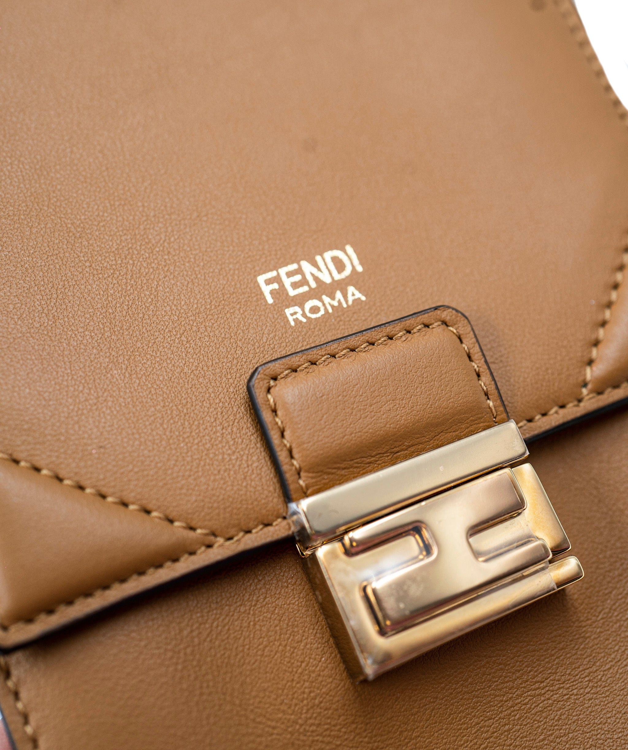 Fendi Fendi PHONE SMALL SHOULDER BAG - AWL3919