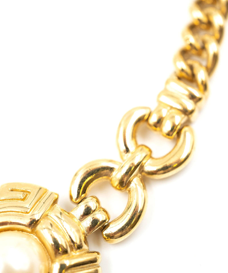 Givenchy Givenchy vintage chain necklace with faux pearl detailing and t bar closure AEL1057