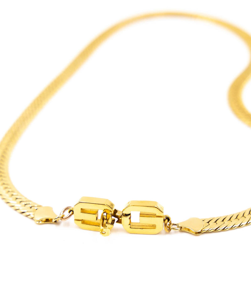 Givenchy Vintage Gold Givenchy chain necklace with GG clasp AEL1033