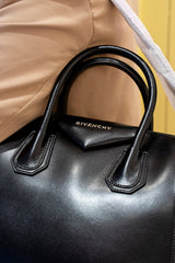 Givenchy Givenchy Black Leather Antigona Top Handle Bag - AGL1527