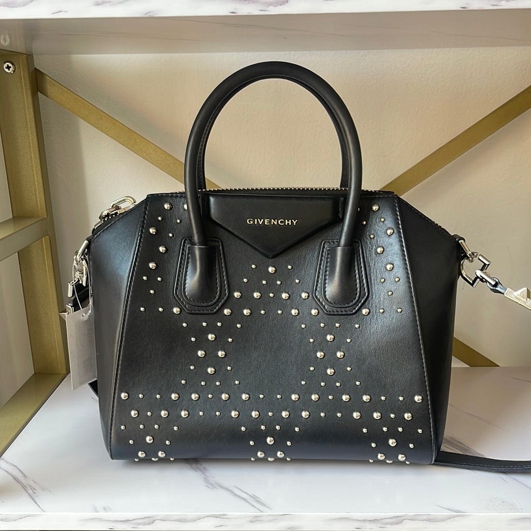 Givenchy GIVENCHY BLACK STUDDED LEATHER ANTIGONA SMALL BAG 68124