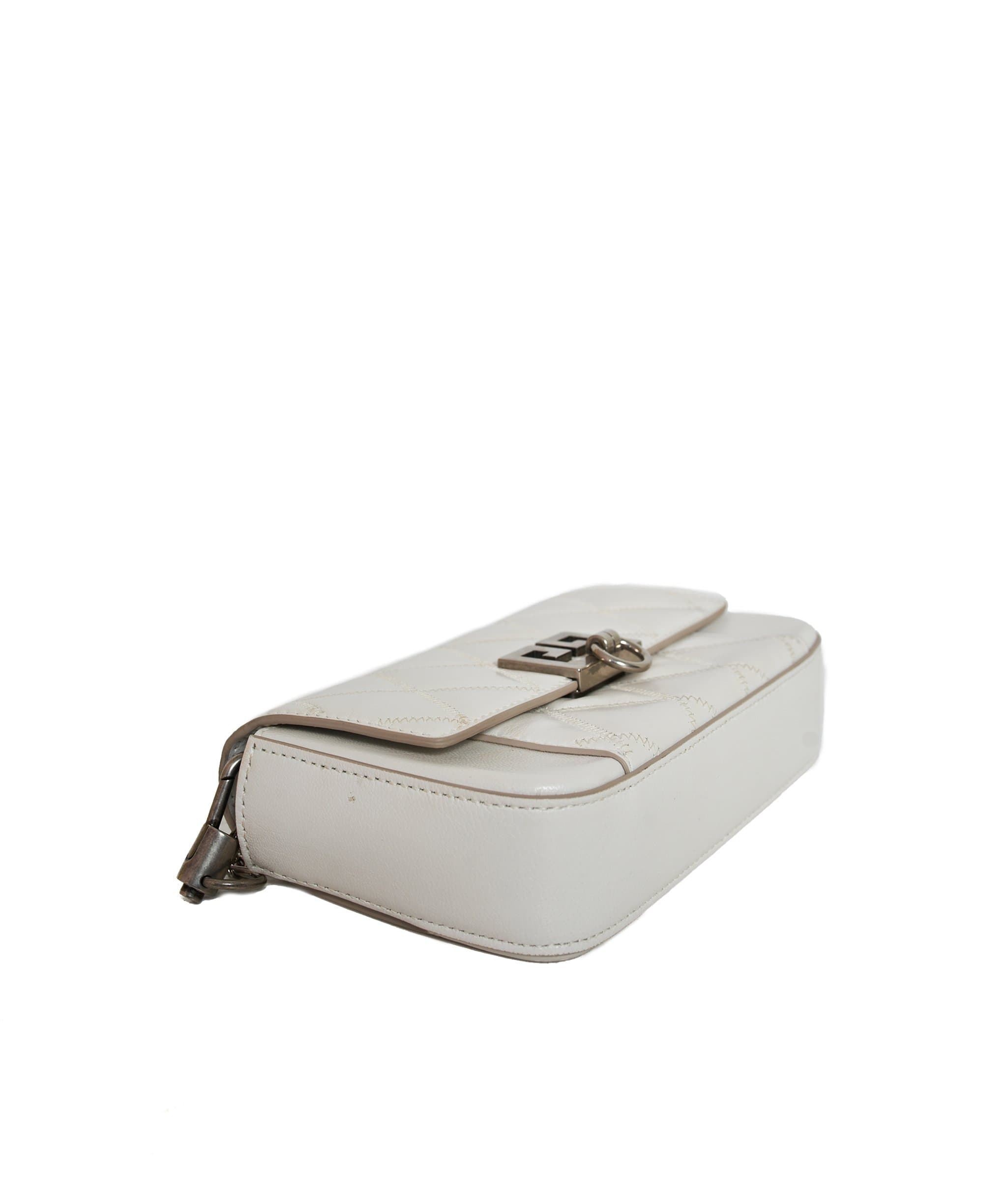 Givenchy Givenchy white cross body  - ADL1179