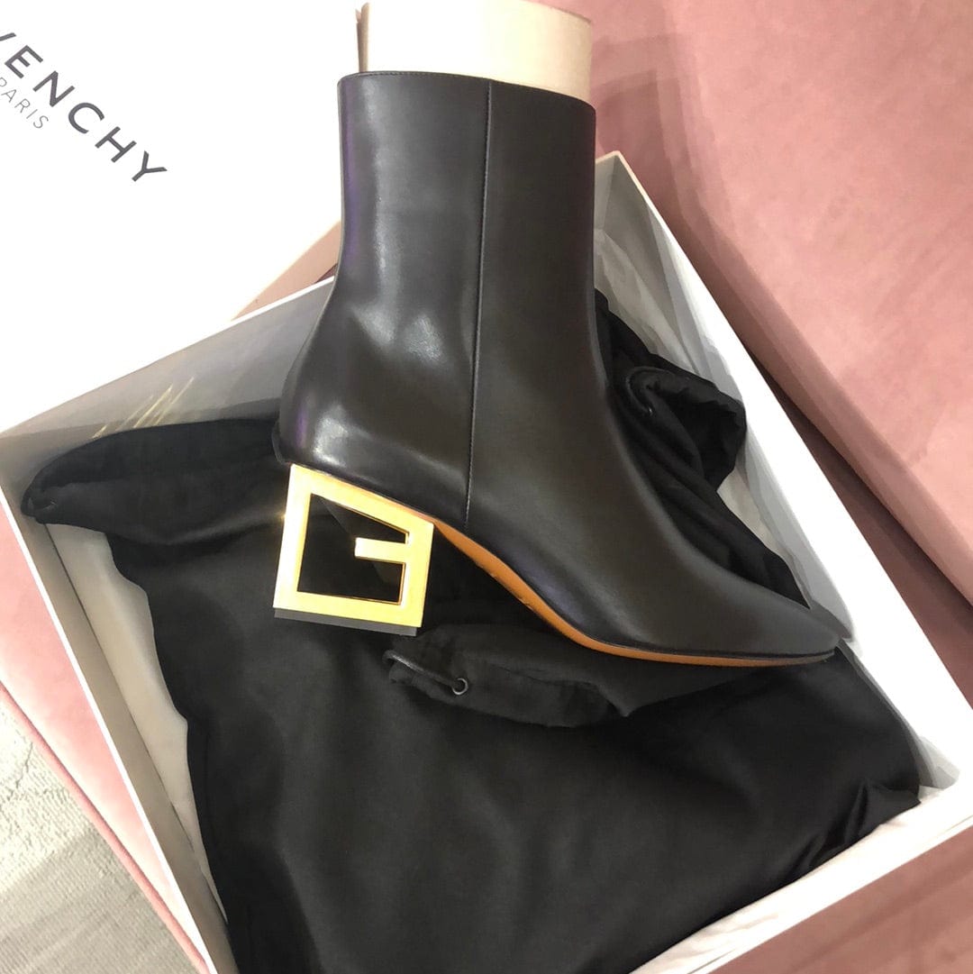 Givenchy Givenchy Triangle ankle Boot Size 39.5 - ADL1827