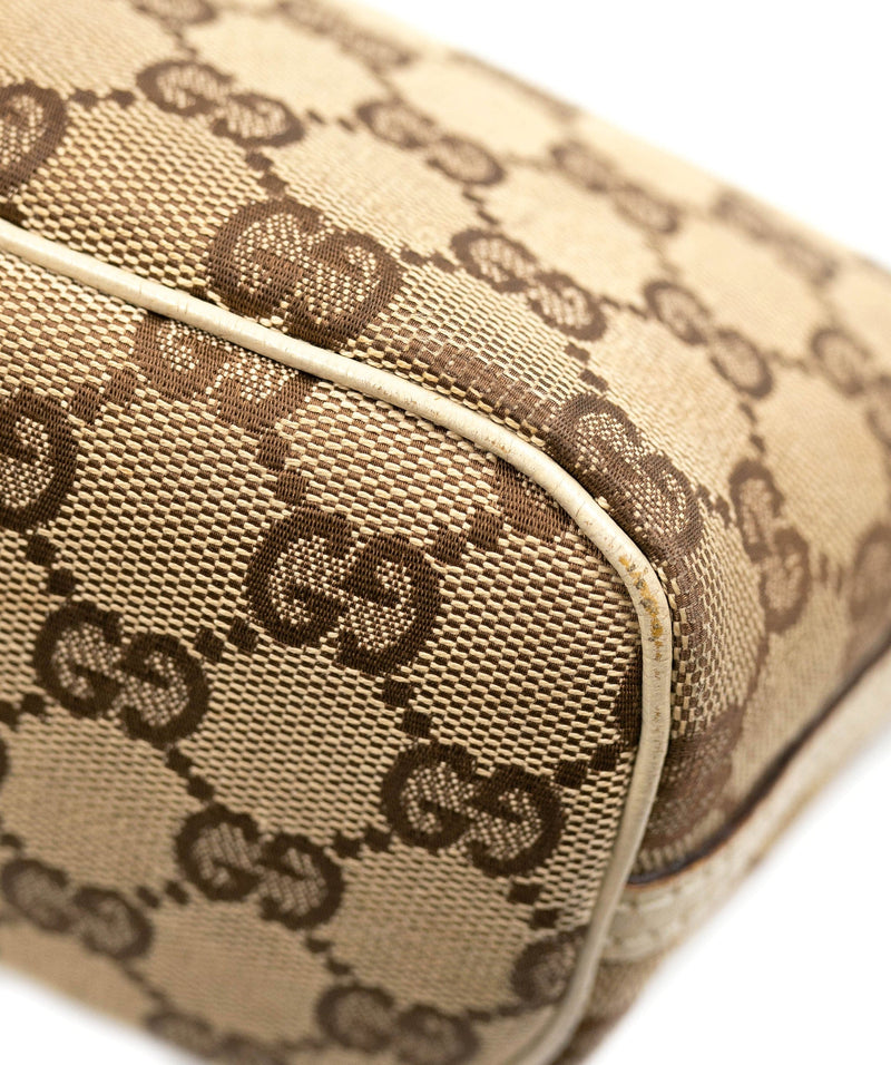 Gucci Gucci Canvas beige pochette bag. AGC1402