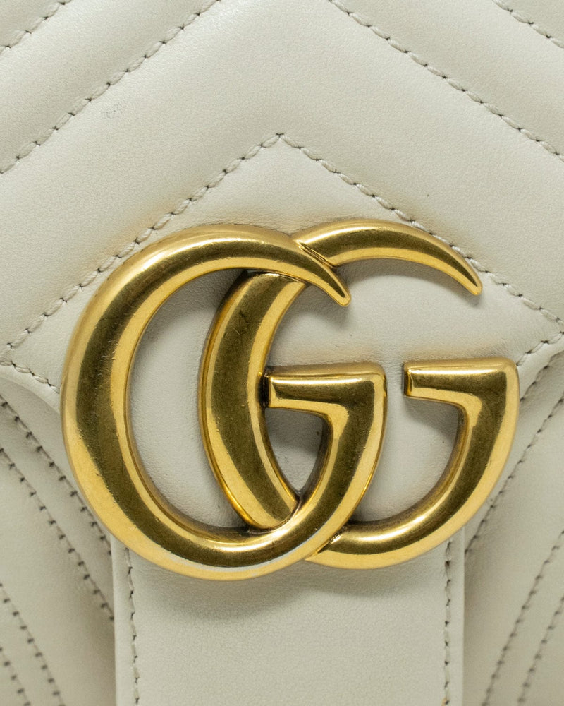 Gg marmont matelassé 2024 mini bag white