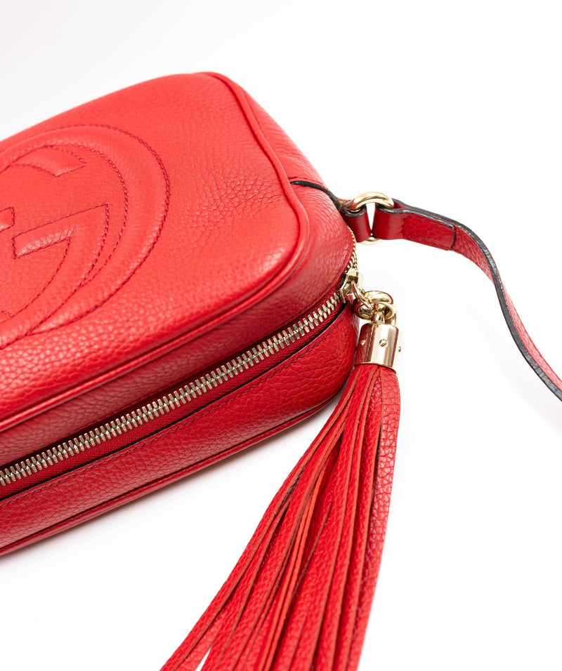 Gucci Red Xl Embossed Chain Strap Bag | Lyst