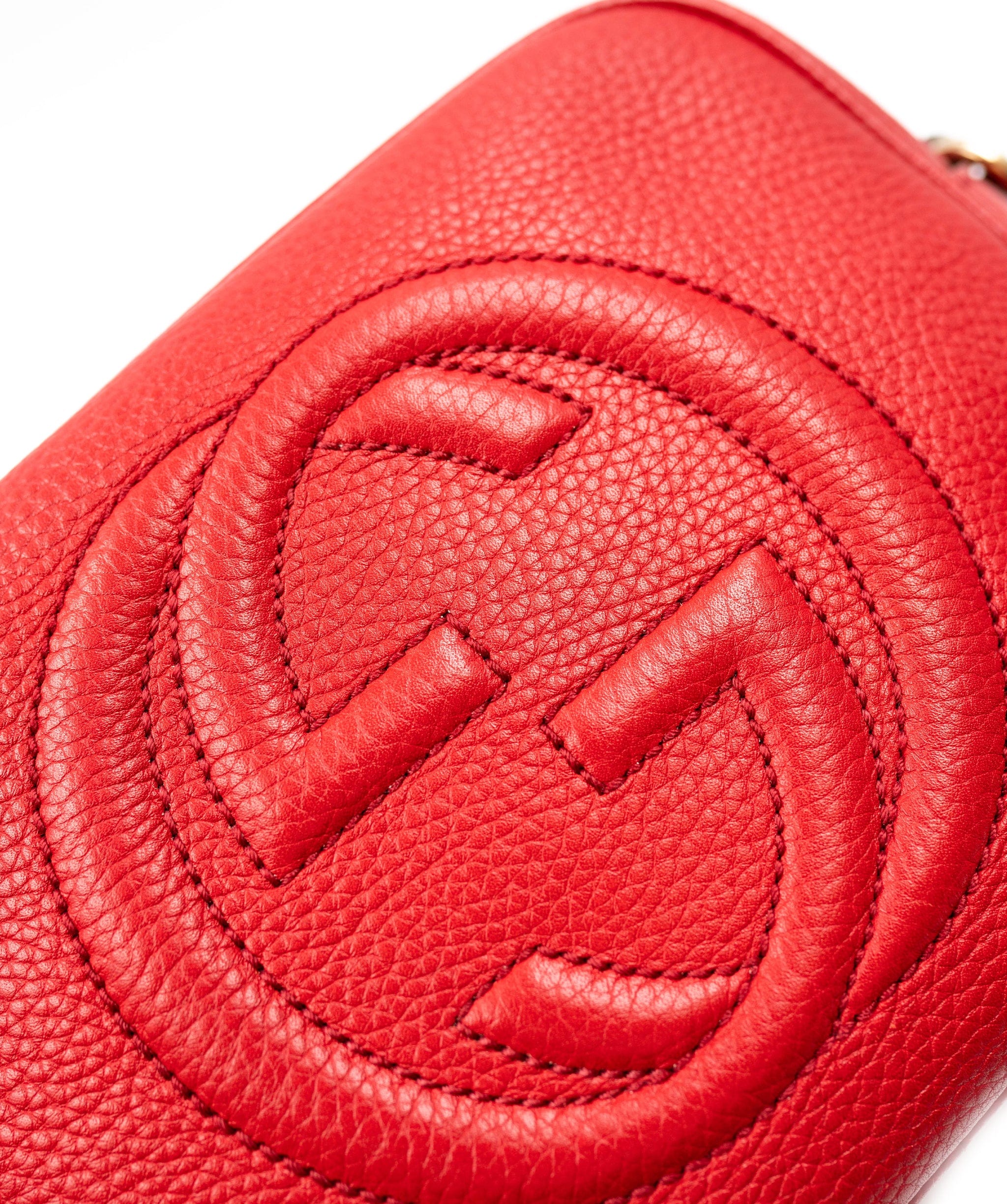 Gucci Red Gucci Soho camera bag with GG logo on the front - AGL2121