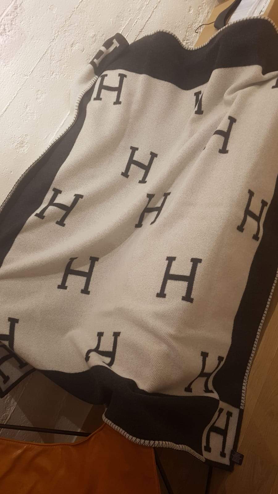 Hermès Hermes Cashmere black and white blanket 2