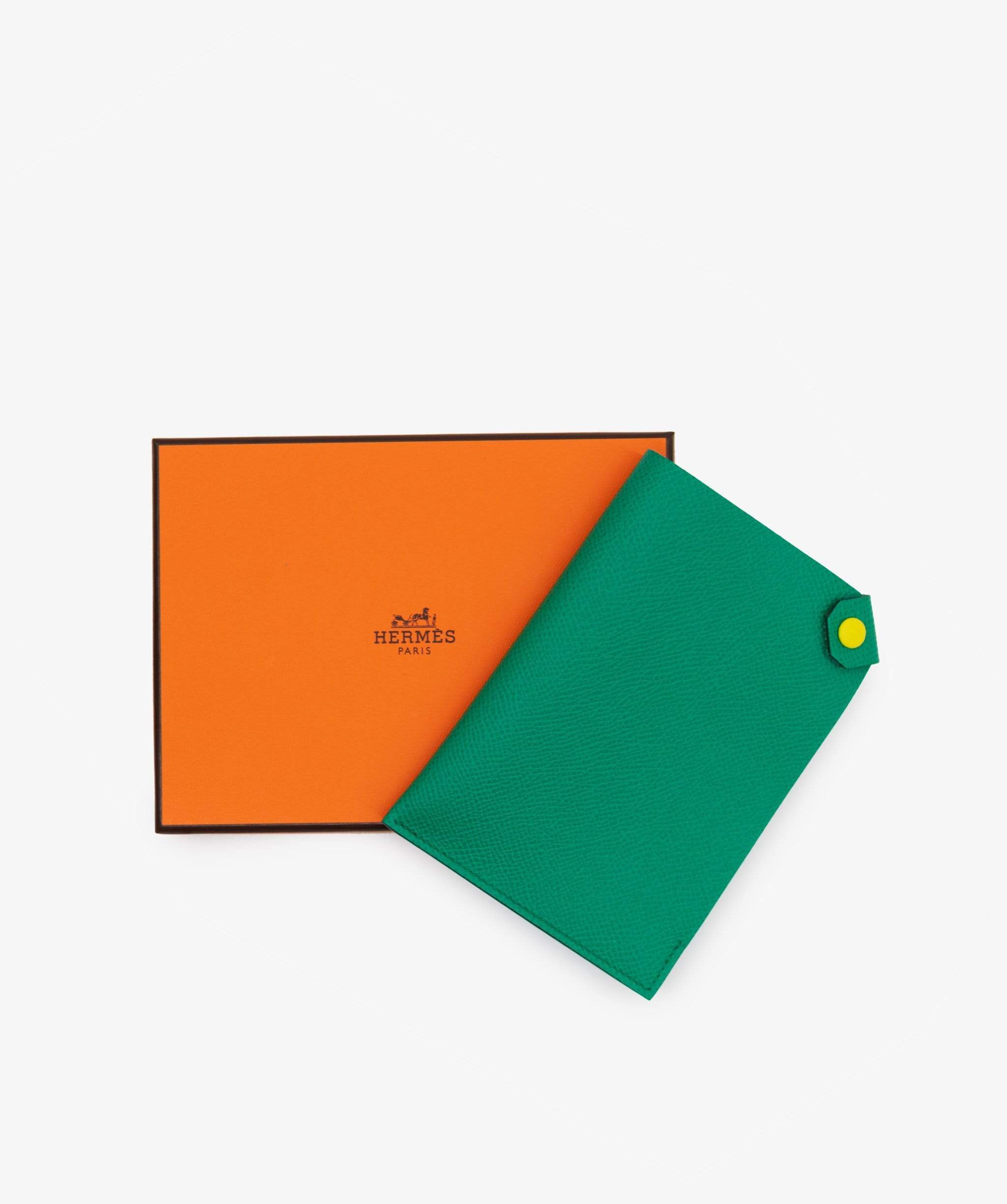 Hermès Hermes Green Passport Case RJL1029