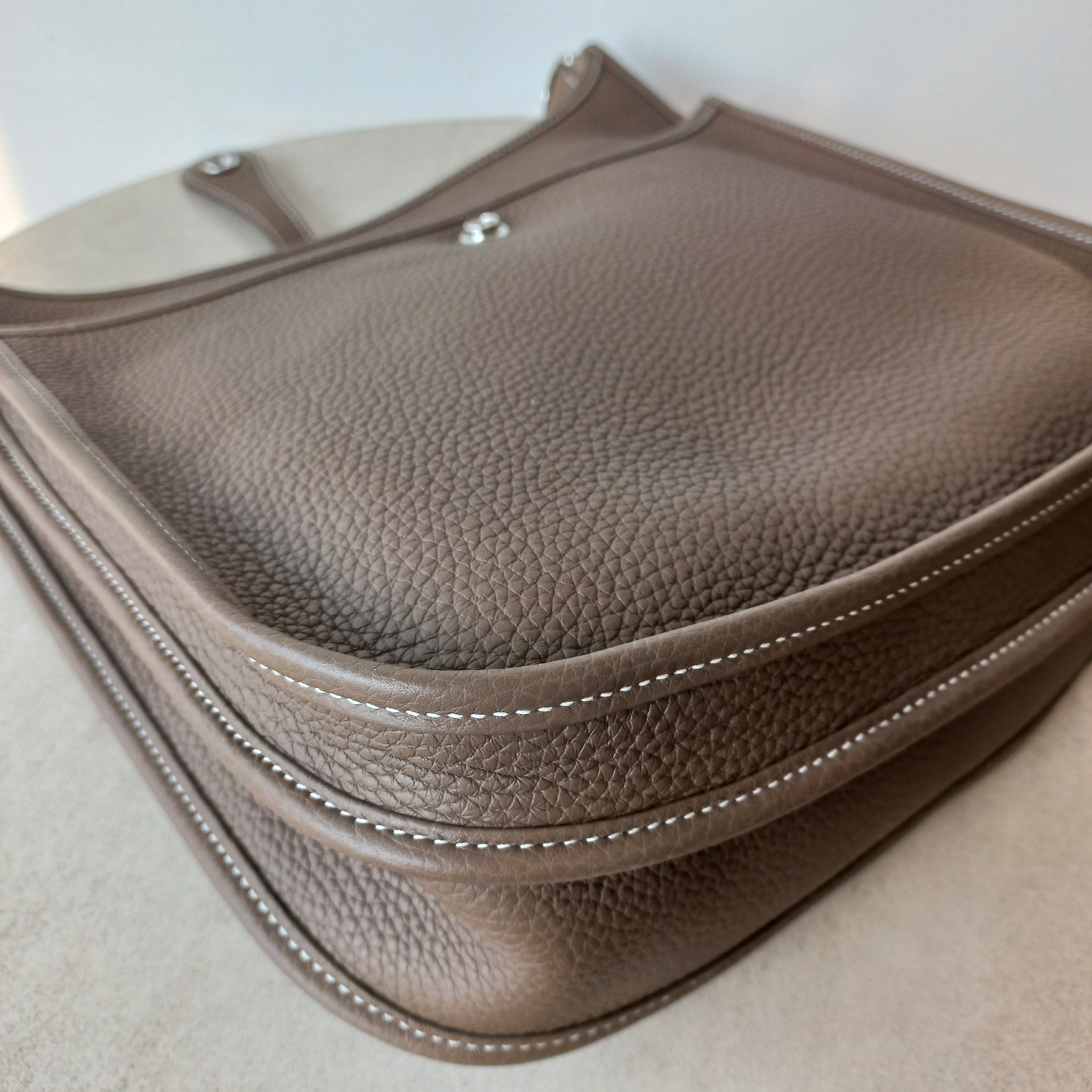 Hermès Clemence Evelyne PM III Messenger Bag MLX22002