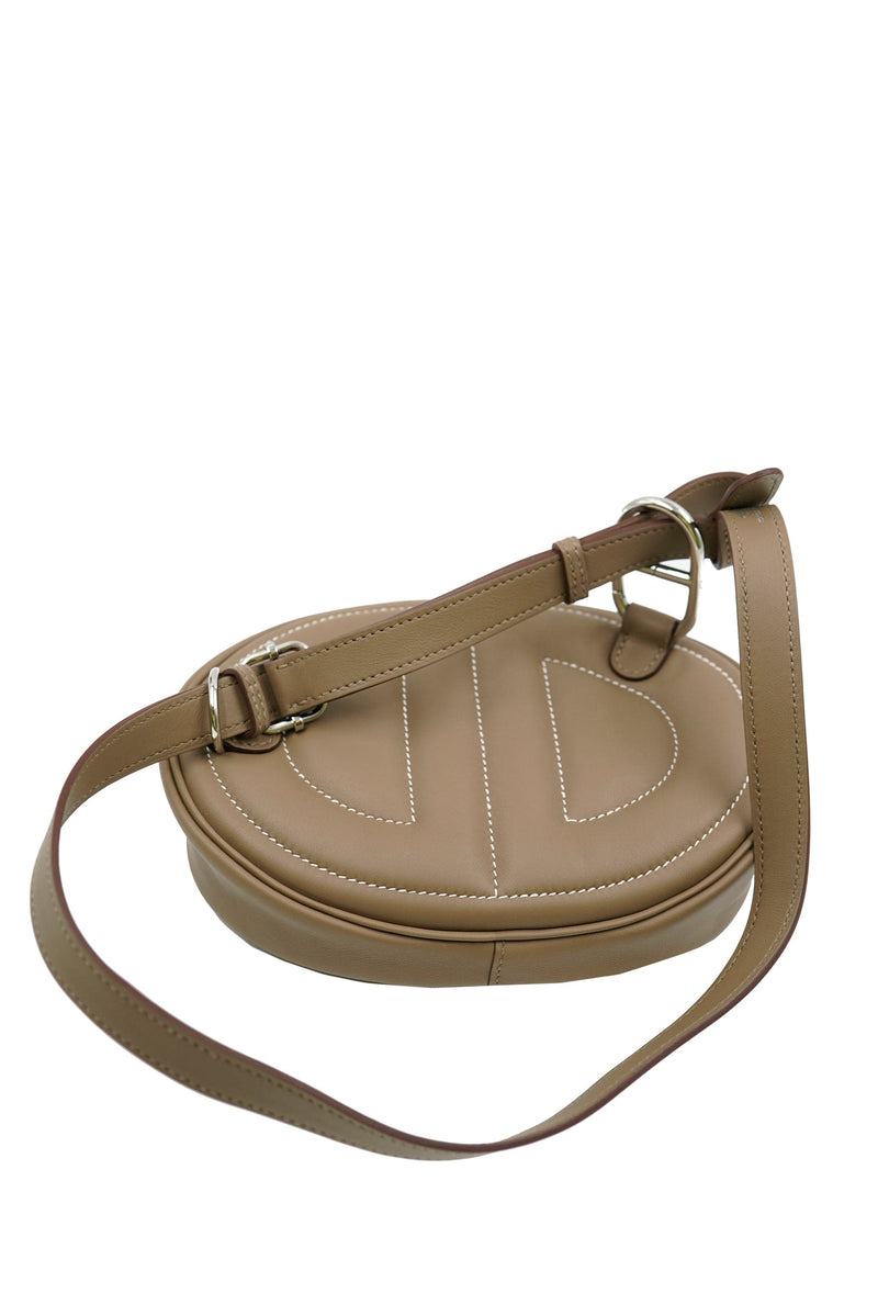 Shop HERMES Hermès In-The-Loop 23 Bag (H084116CKAE ) by