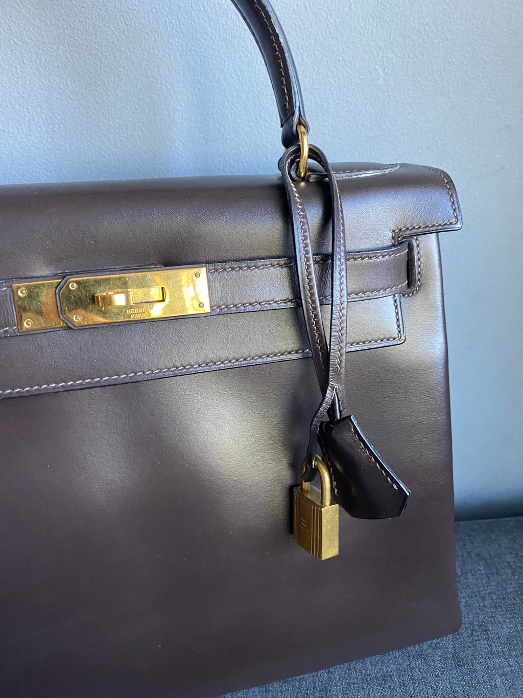 Hermes Kelly 28 Outer-Sewn Crinolan Box Calf Rouge Ash Gold Metal Fittings 〇K Stamped Vintage Handbag 0457