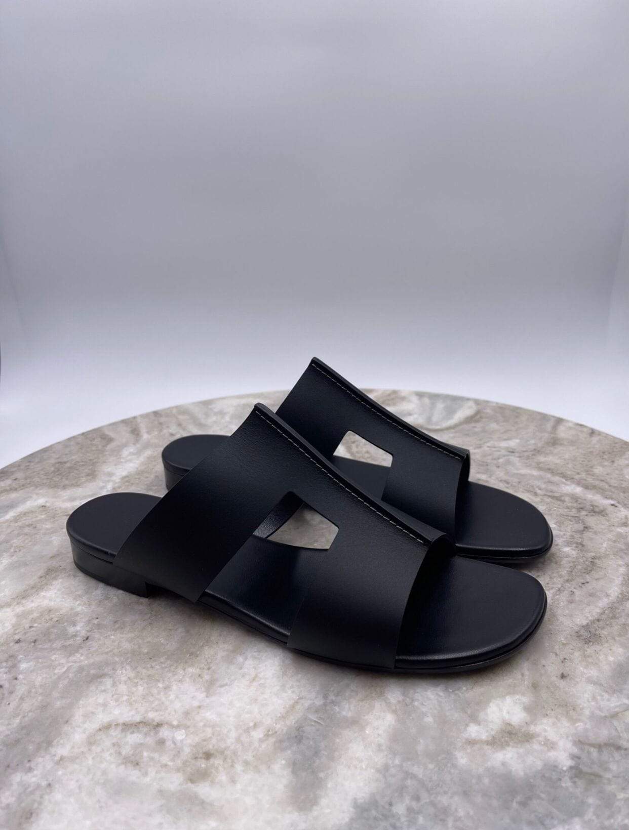 Hermès Hermes Black Devise Sandals LV-SHU-139 - AGC1083