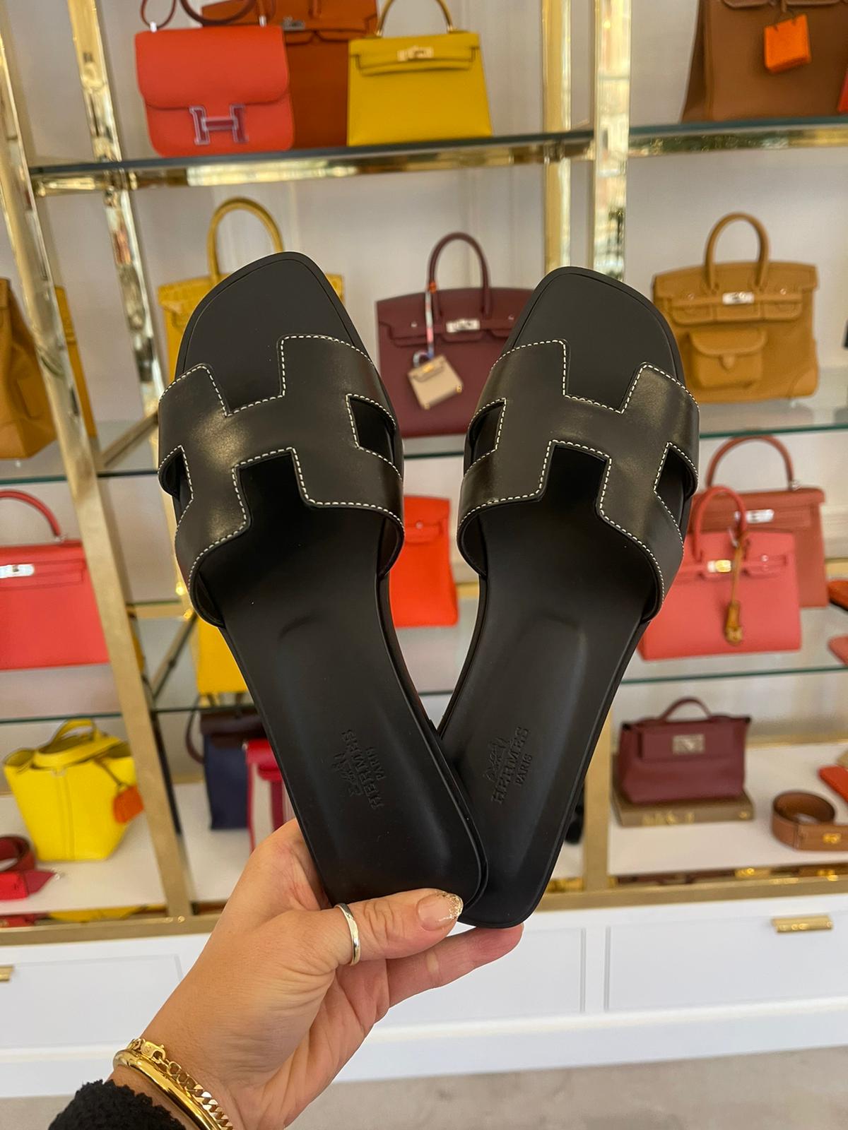 Hermès Hermes Black Leather Oran Sandals CC-SHU-86 - AGC1087