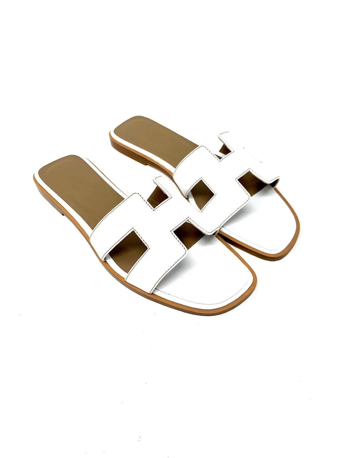 Hermès Hermès Oran Ladies Sandal Blanc Piqûres Havane