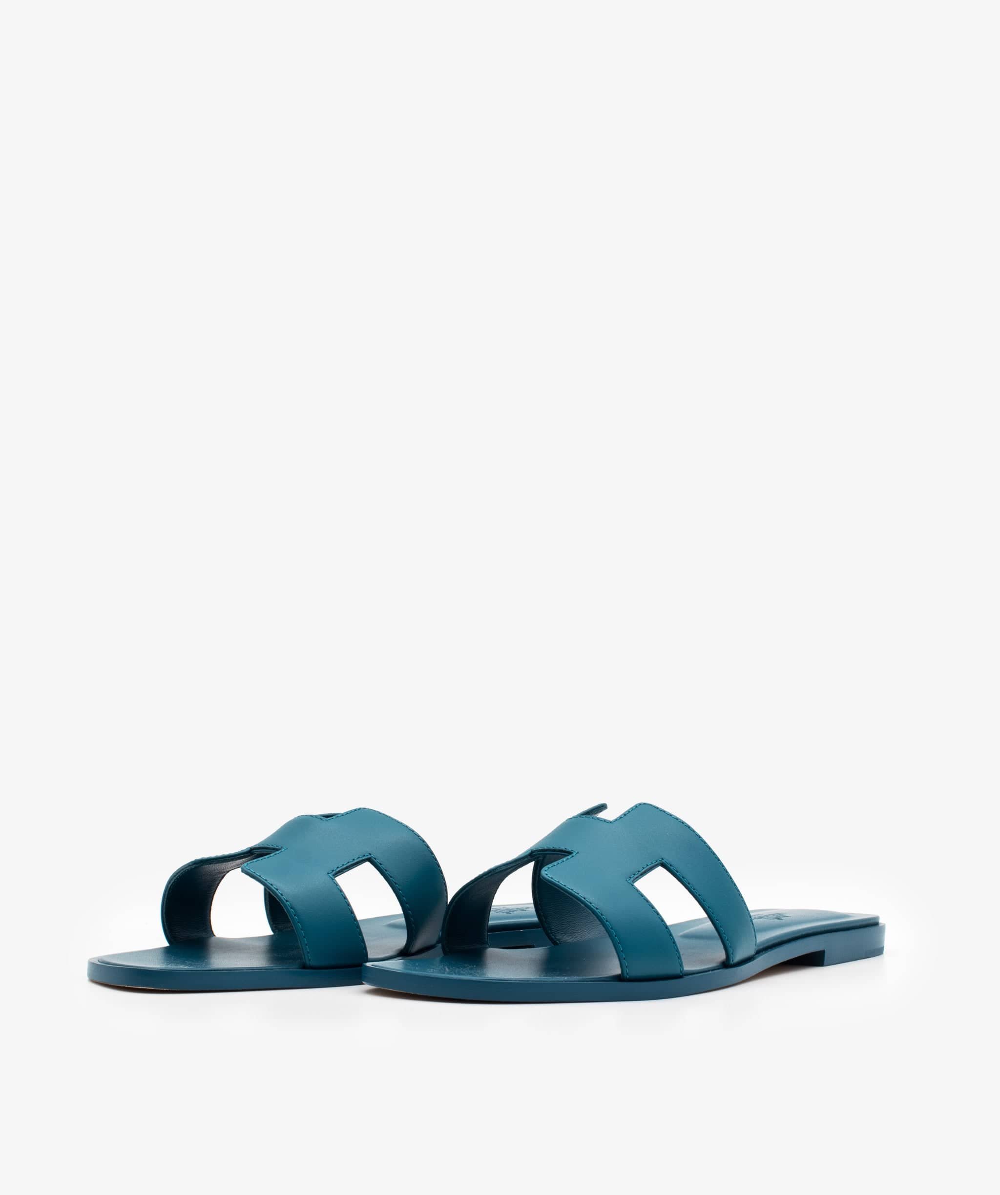Hermes Oran Sandals Blue Velvet 38.5 - 01DUB101 – LuxuryPromise