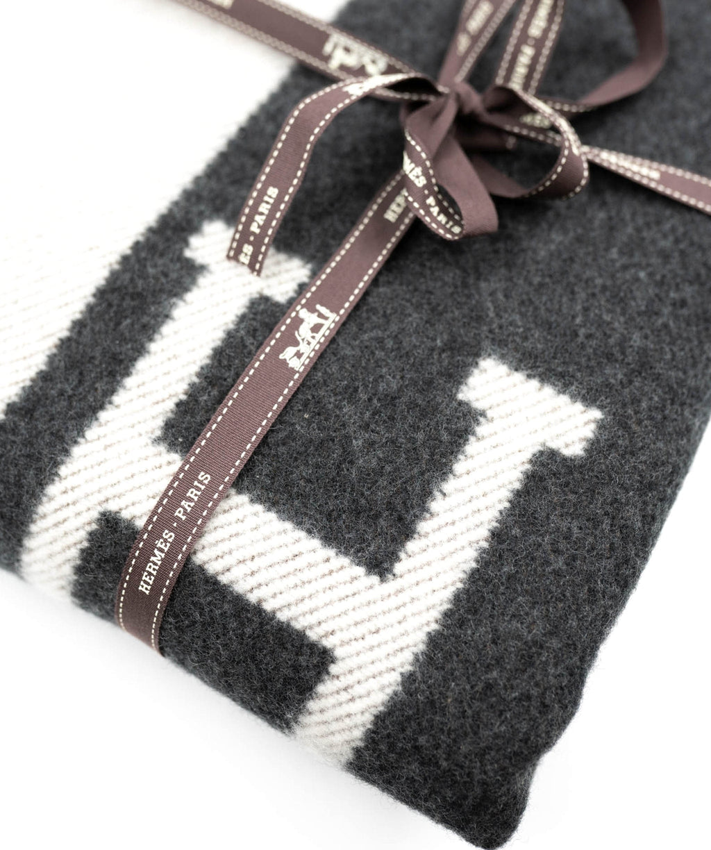 Hermes Avalon Blanket in Grey AVC1007 LuxuryPromise