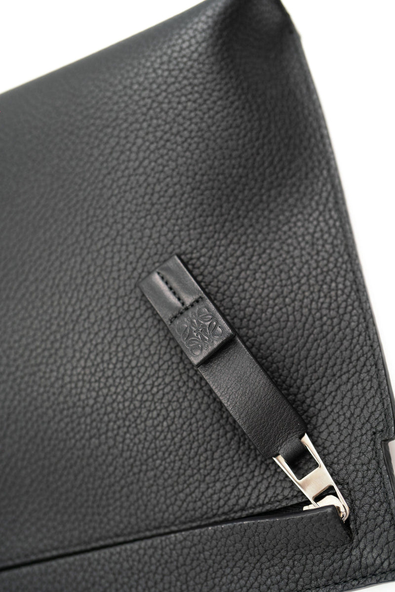 Loewe Loewe black grained leather logo clutch  - AJC0052