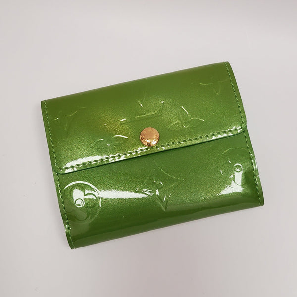 Louis Vuitton Alexandra Green Vernis Compact Wallet SKC1090 – LuxuryPromise