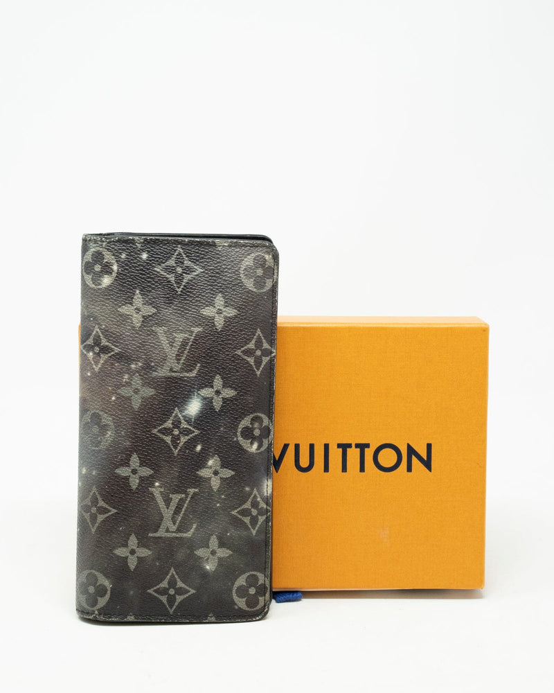 Louis Vuitton Brazza Wallet Multi Blue Matte Alligator Silver Hardware –  Madison Avenue Couture