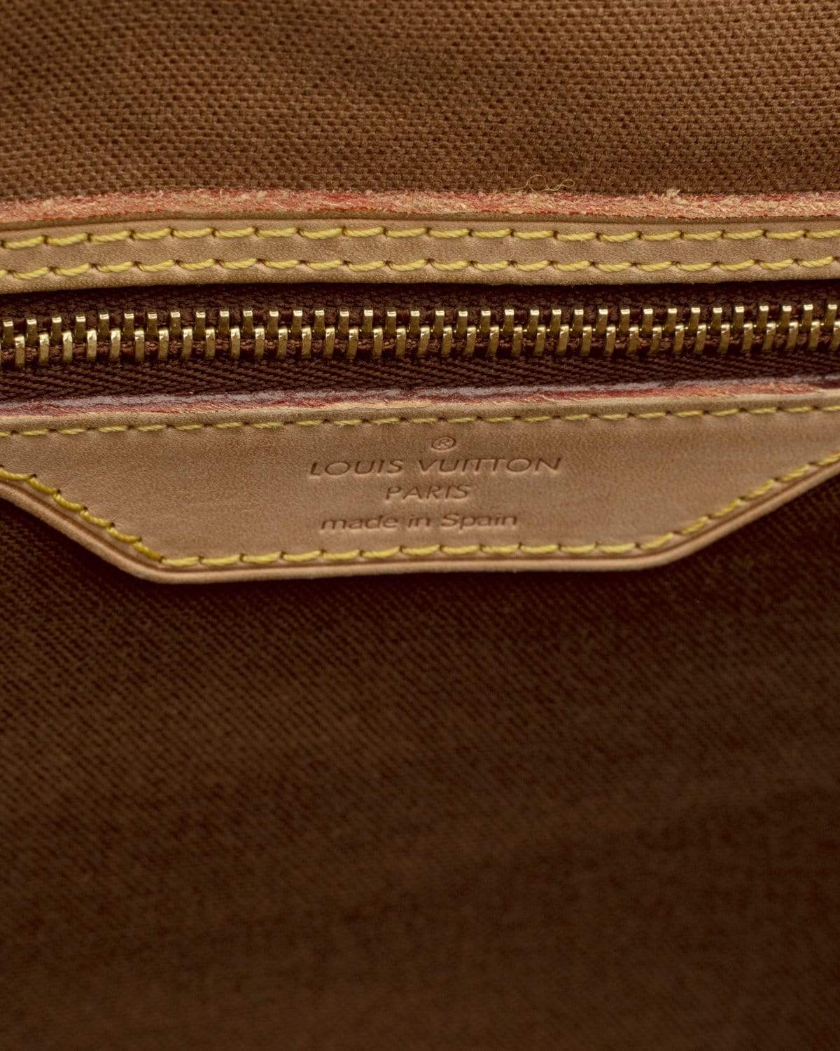Louis Vuitton Louis Vuitton Messenger Monogram Bag  - ADL1649