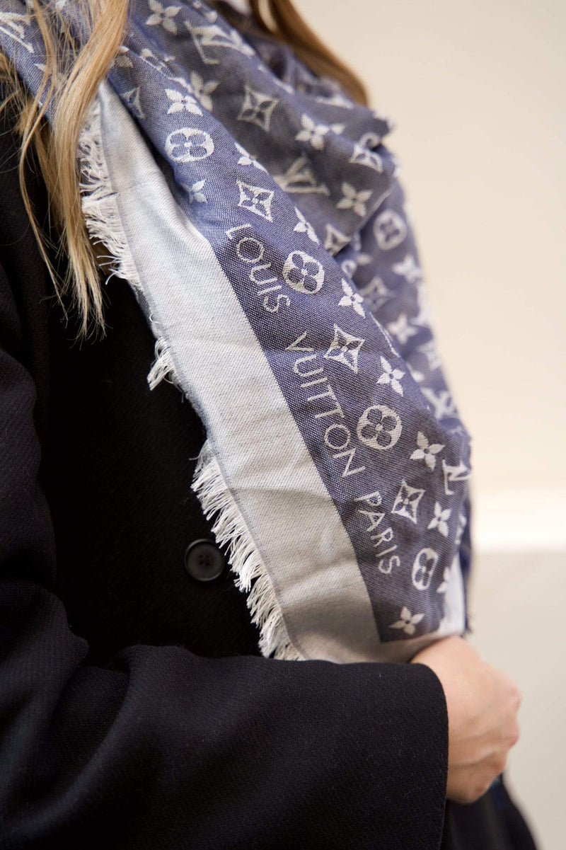 Dark blue LV scarf.  Louis vuitton scarf, Louis vuitton monogram shawl, Louis  vuitton accessories
