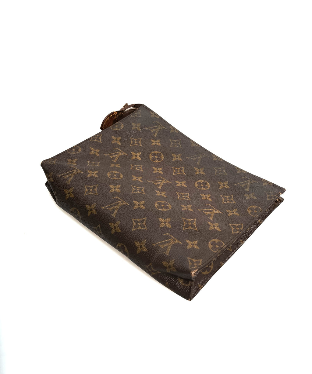 Louis Vuitton Toiletry 26