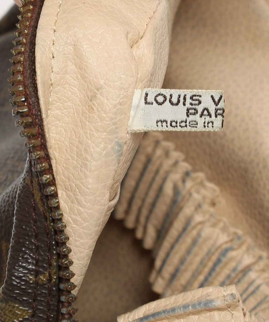 Louis Vuitton Monogram Trousse Toilette 28 Clutch Bag - AWL1791 –  LuxuryPromise