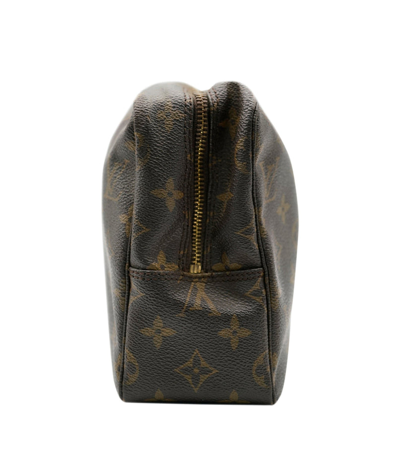 Louis Vuitton Toiletry Pouch GM Brown Monogram Canvas AWL4387 –  LuxuryPromise