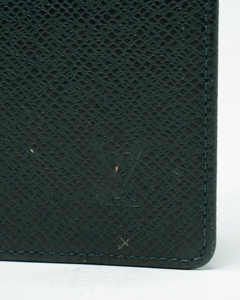 Louis Vuitton Louis Vuitton Wallet Green Grained leather - ADL2013