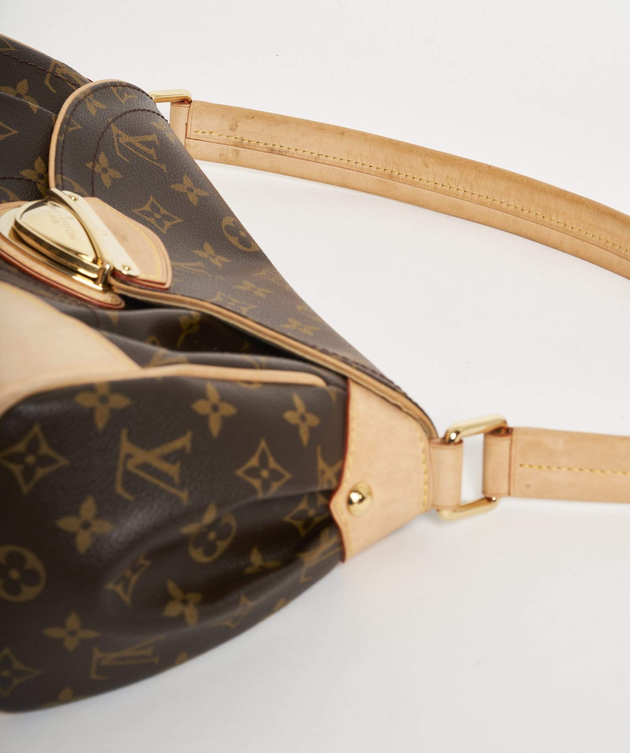 Louis Vuitton Louis Vuitton Beverly MM in Monogram Vachette