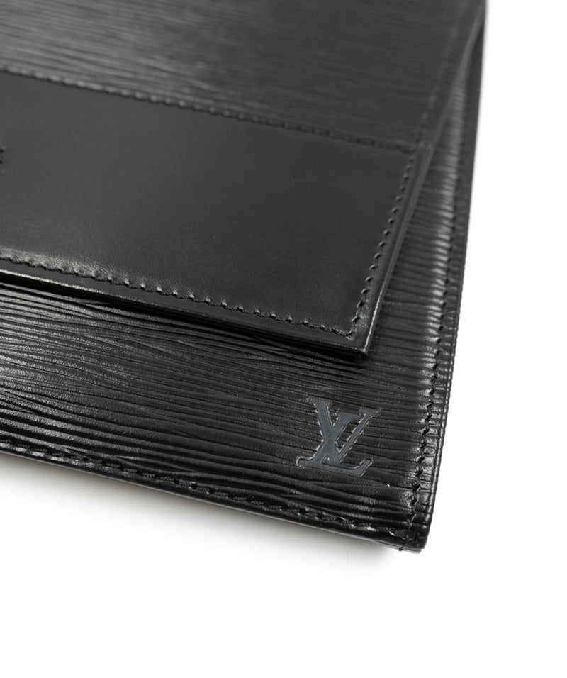 Louis Vuitton Louis Vuitton Black Epi Clutch AJL0054