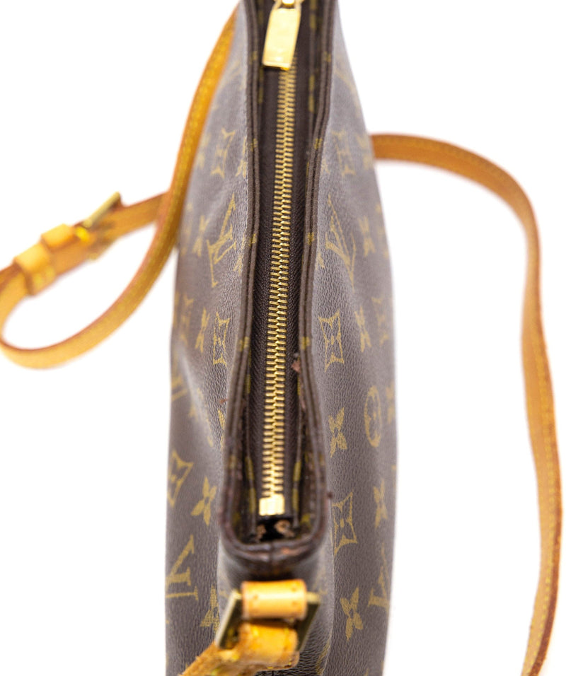 Louis Vuitton Trotteur Handbag 256721