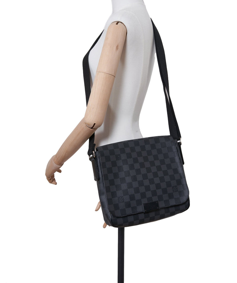 Louis Vuitton - Authenticated District Bag - Cloth Black for Men, Never Worn