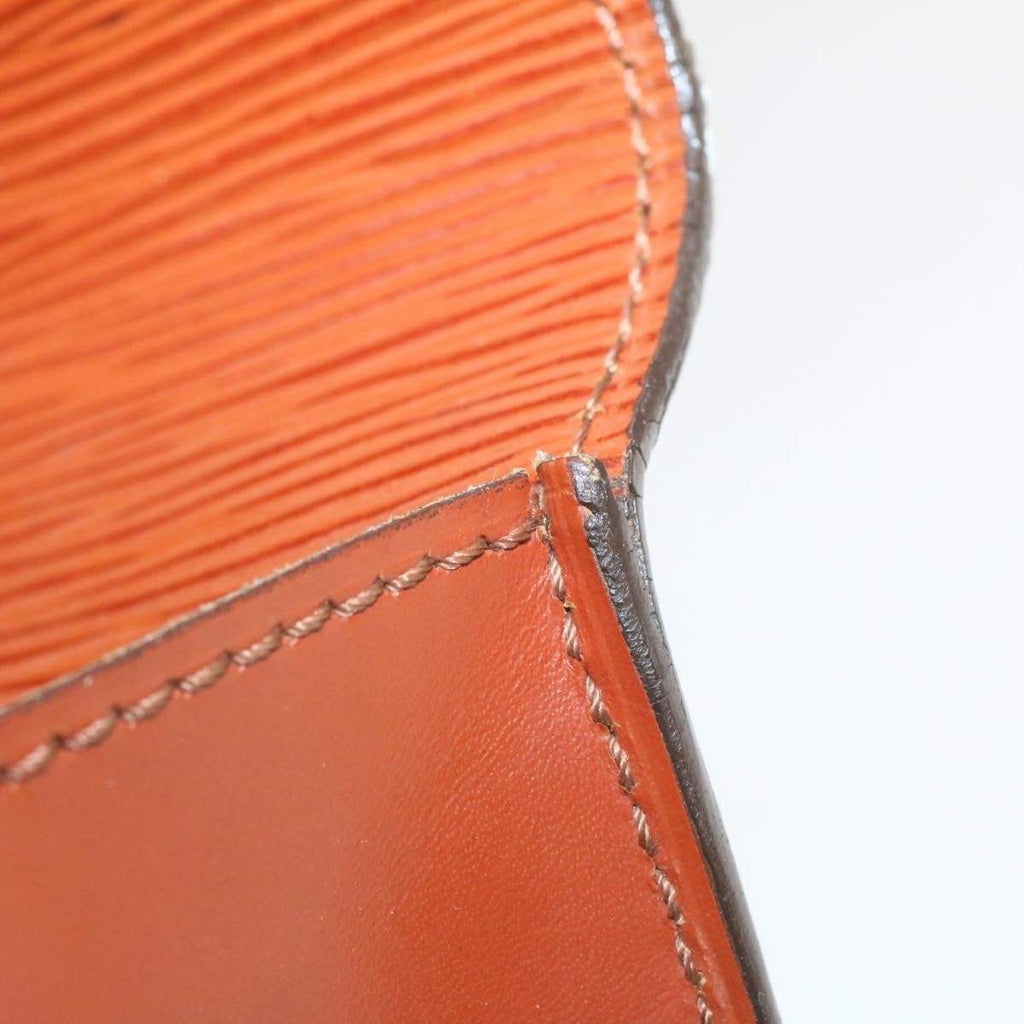 Louis Vuitton Epi Sellier Dragonne Clutch Brown Light brown Leather  ref.400760 - Joli Closet