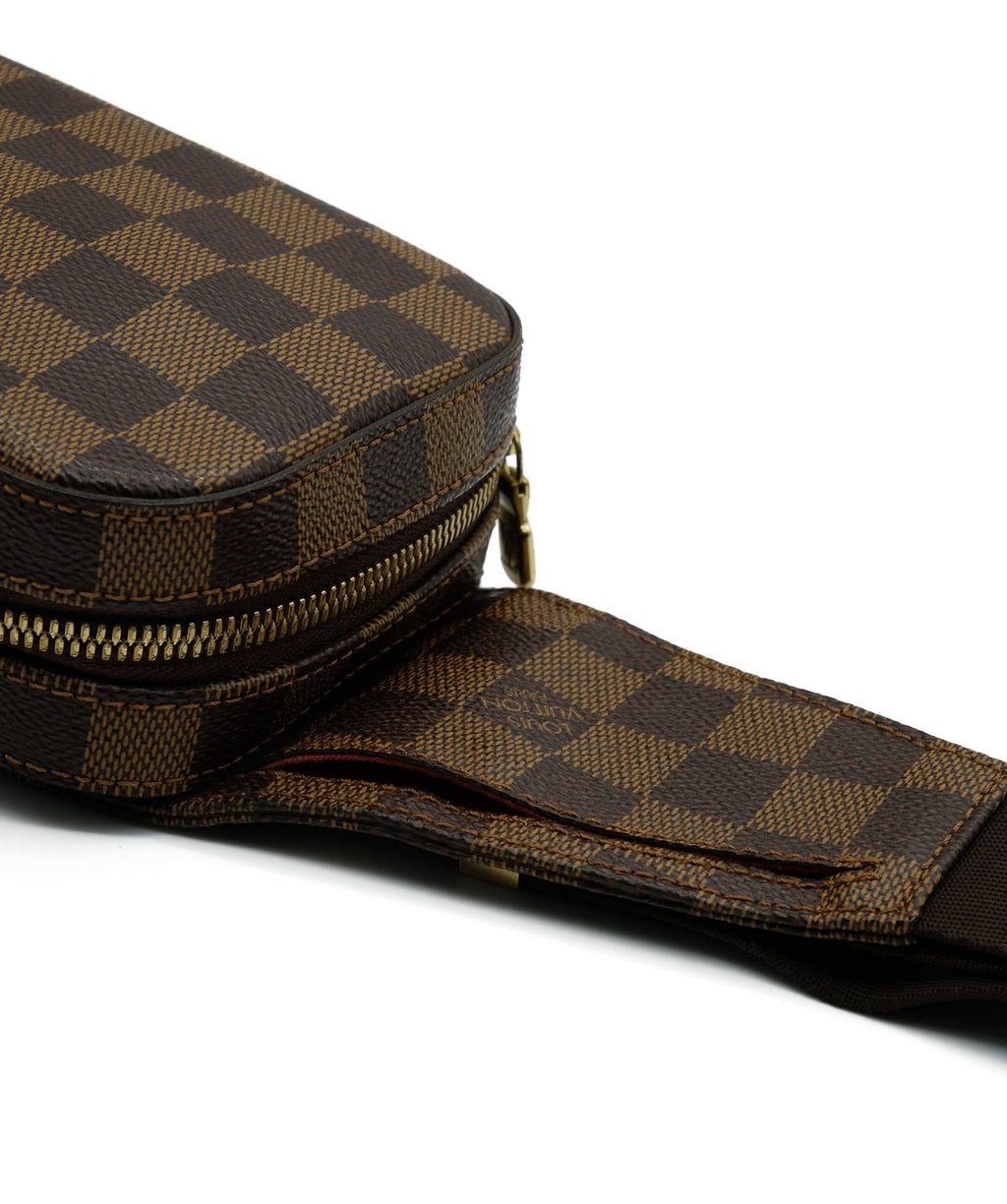 Louis Vuitton – Geronimos Damier Ebene – Queen Station