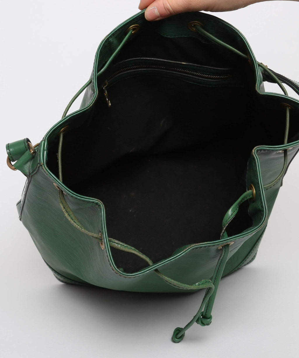 Louis Vuitton Green Epi Leather Borneo Noe Drawstring Bucket Hobo 1LL1021  ref.399974 - Joli Closet