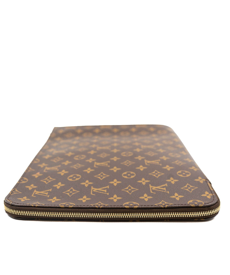 Louis Vuitton Laptop case AGC1386 – LuxuryPromise
