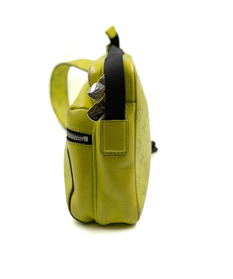 Louis Vuitton Lime Outdoor Messenger Bag - AWC1655 – LuxuryPromise