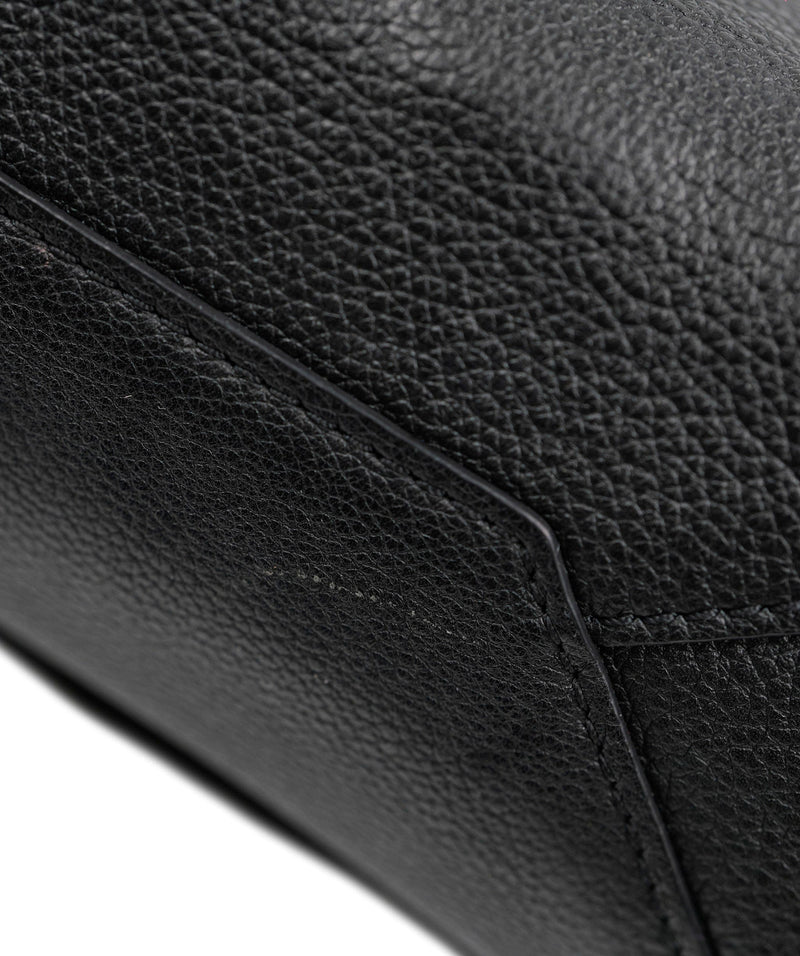 Louis Vuitton Lockme Black Leather Bag SHW - AGL2008 – LuxuryPromise