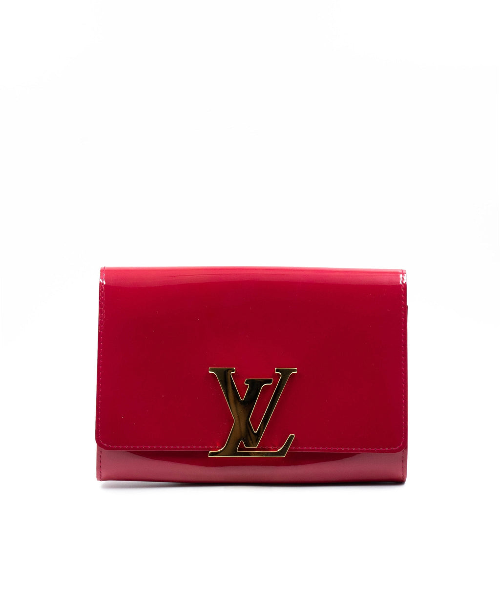 Louis Vuitton Louise patent leather clutch bag in indian rose