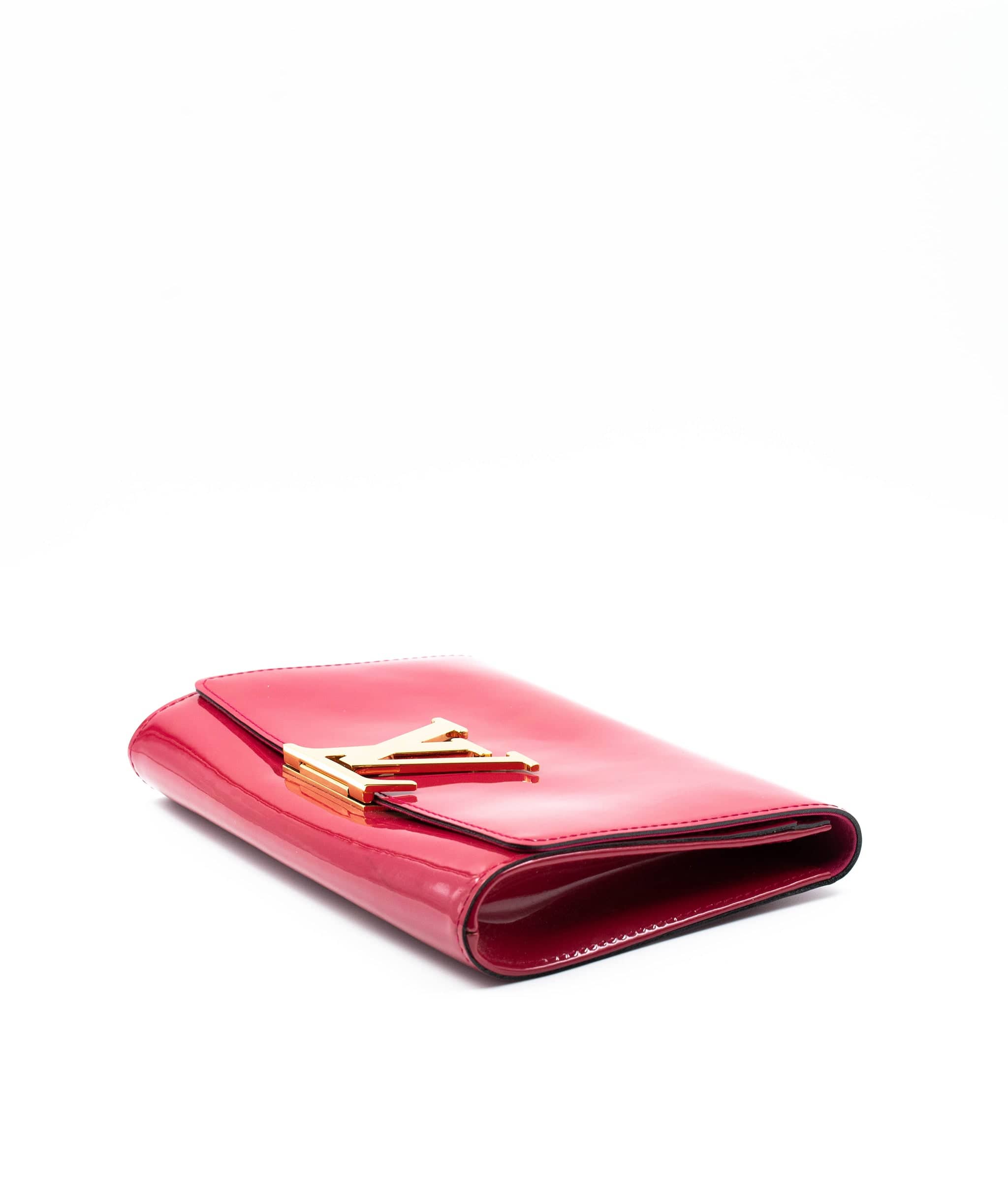 Louis Vuitton Louis Vuitton Louise patent leather clutch bag in indian rose - AJL0005