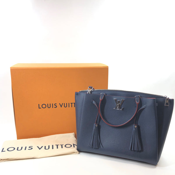 Louis Vuitton Louis Vuitton LV Lock Me Tote Bage 4244225
