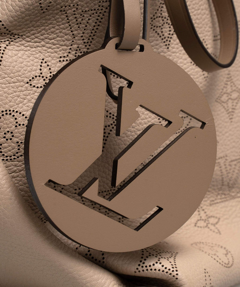 Louis Vuitton Louis Vuitton Mahina Taupe Hobo bag  - ADL1284