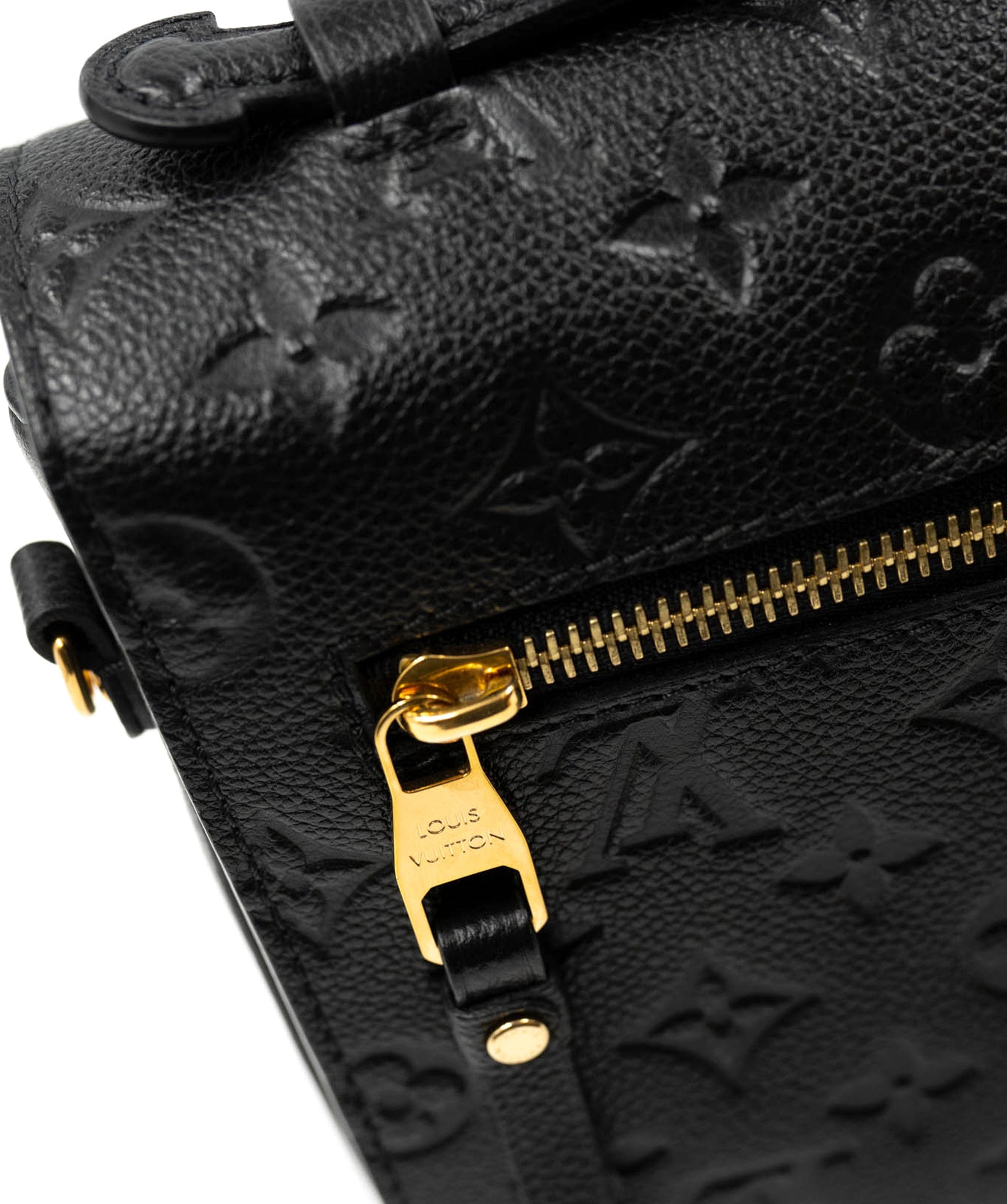 Louis Vuitton Louis Vuitton Metis Black Bag - ASL4890