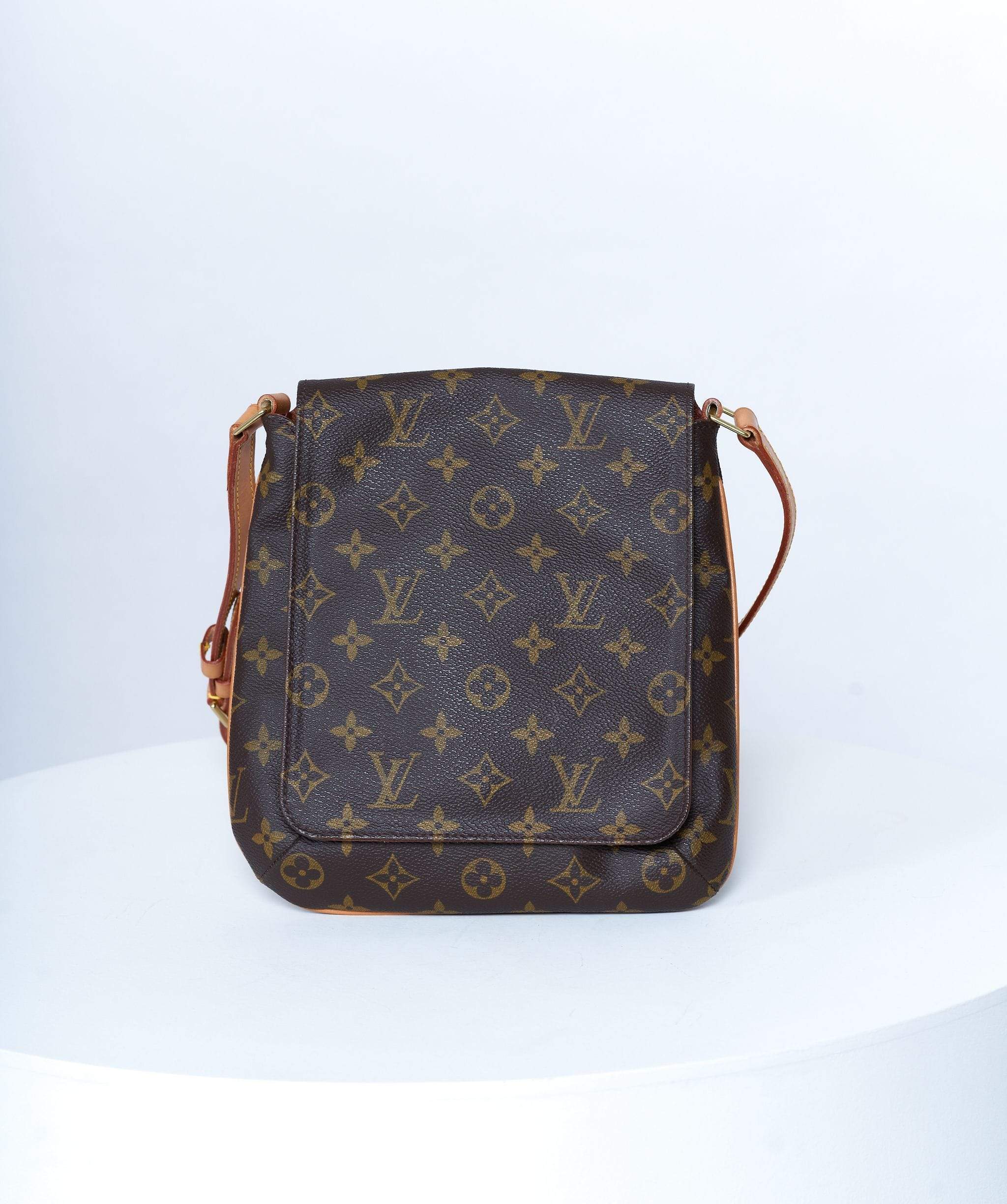 Louis Vuitton Louis Vuitton Monogram Messenger Bag