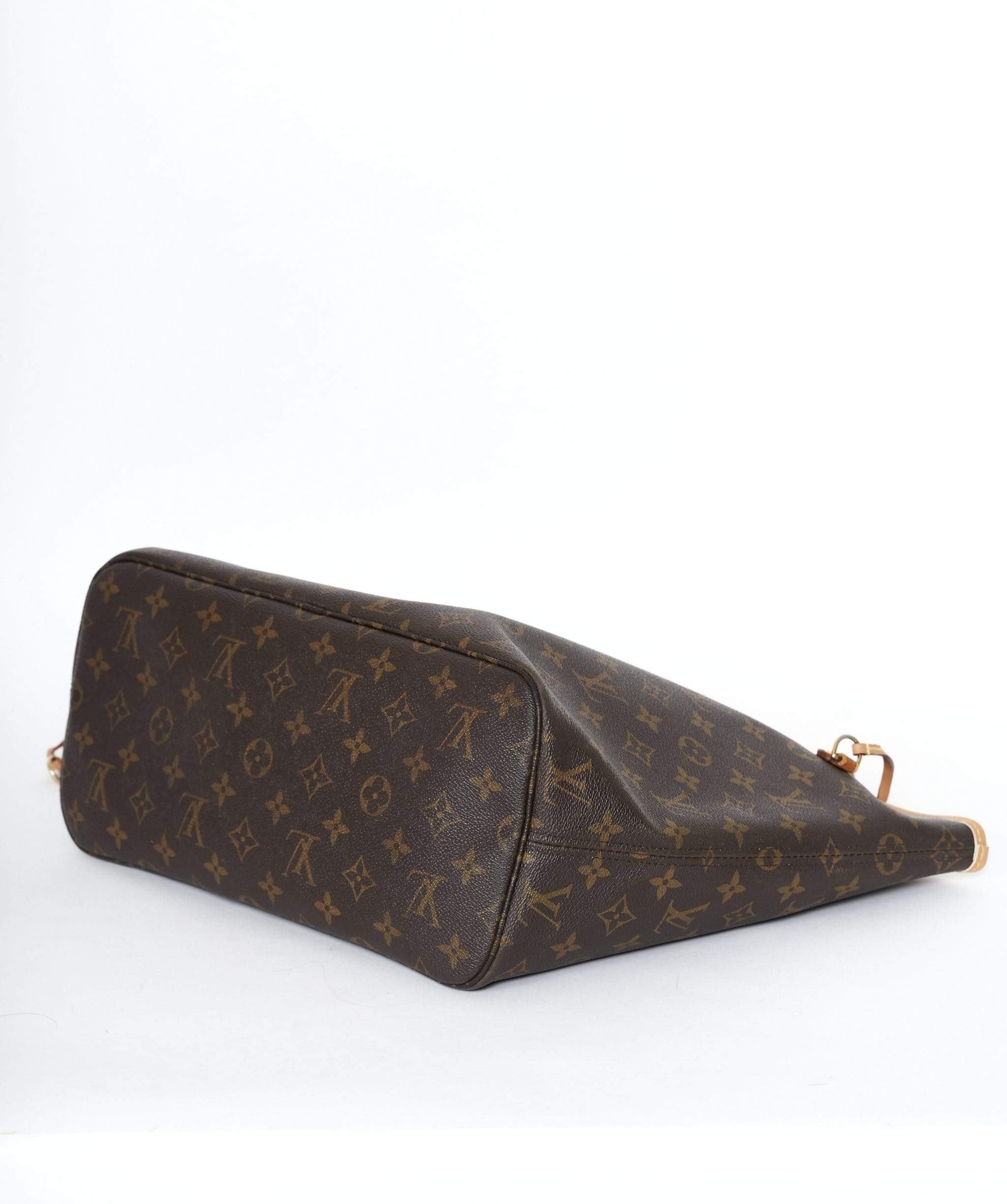 Louis Vuitton LOUIS VUITTON Monogram Neverfull MM Tote Bag AR1150